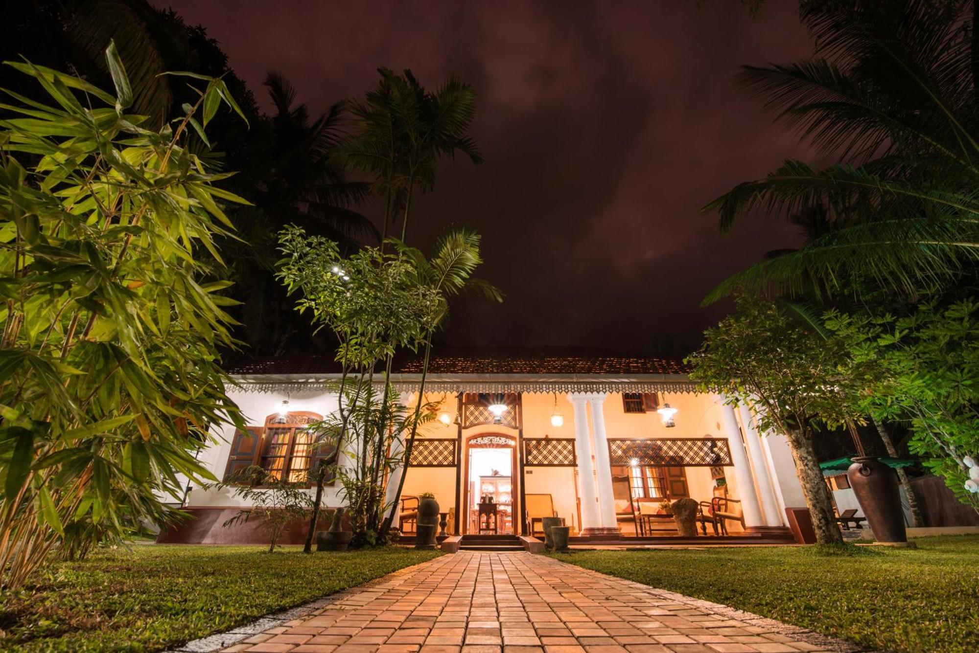 Fortress De Jayaweera - Historic Villa - A Proud Legacy Since 1889 Bentota Exterior photo